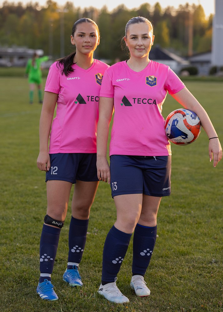 Lagkramraterna Jessica Bergåse och Elisa Kadiric